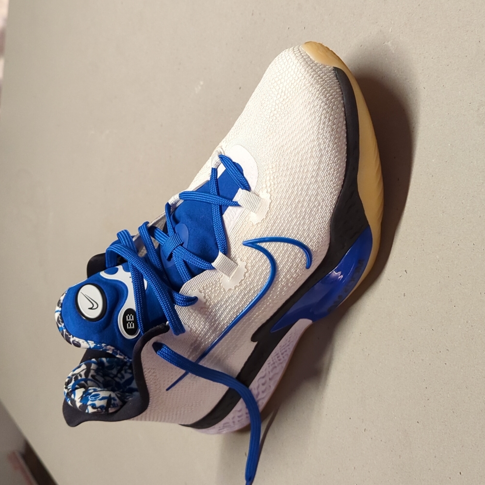 Nike Air zoom Bb Nxt sneakers.